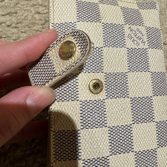 Louis Vuitton Damier Azur Kisslock Wallet - Picture 3 of 11